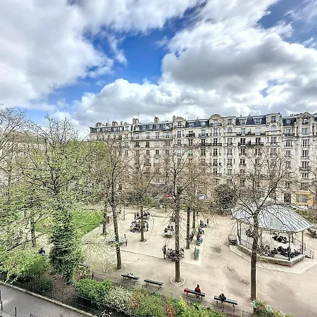 Dreamy Floor View Of Square Trousseau * Paris