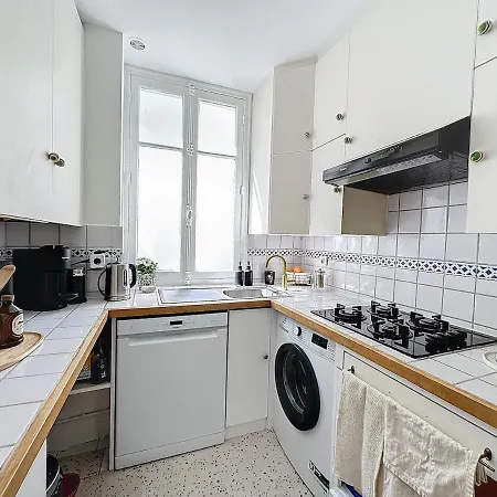 Apartment Dreamy Floor View Of Square Trousseau Paris